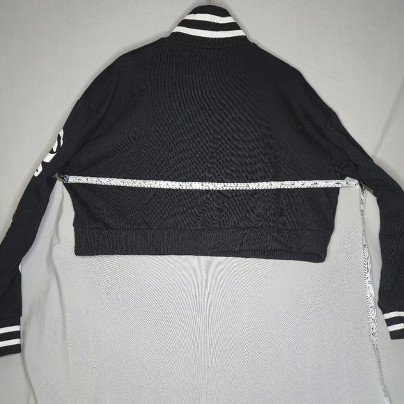 Playboy Cropped Sweatshirt Black And White Size XL - Picture 4 of 11